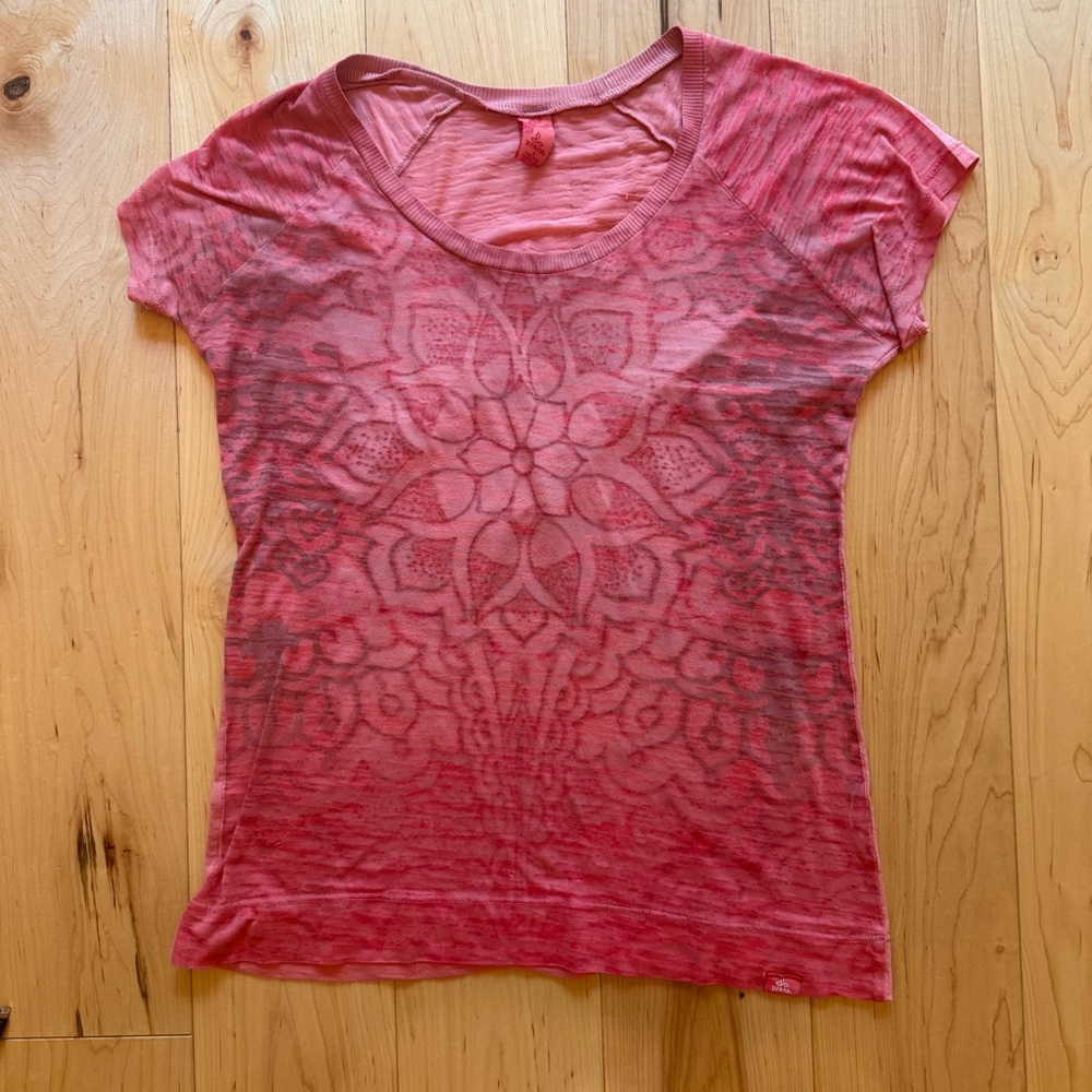 Prana Salmon Patterned Short Sleeve Tee